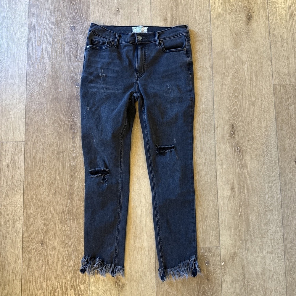 Free People Women's Jeans 27x27  Black Skinny Jeans Distressed Raw Hem Fringe